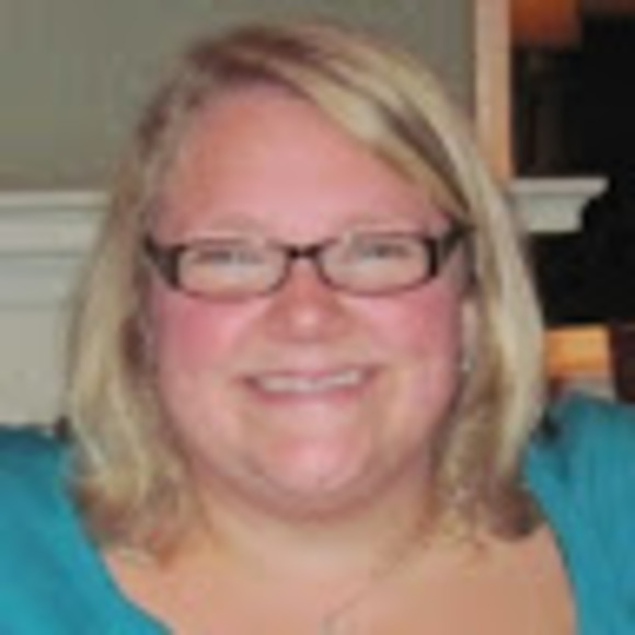 Profile Picture of Laura Rice (@lrice1984) on Poshmark
