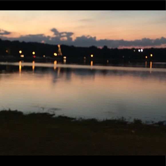 Profile Picture of Allie Gilleland (@am_g7) on Poshmark