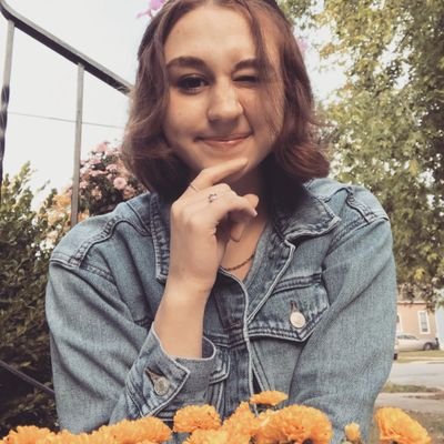 Profile Picture of ToriEveLowe (@ToriEveLowe) on Twitter