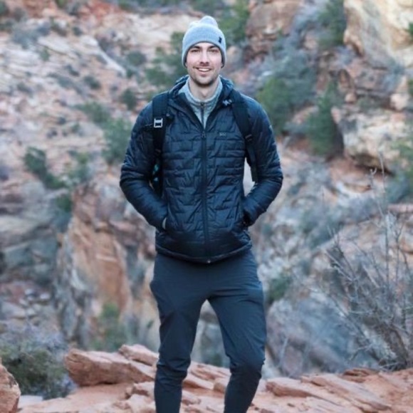 Profile Picture of Dylan Wall (@dylanewall) on Poshmark