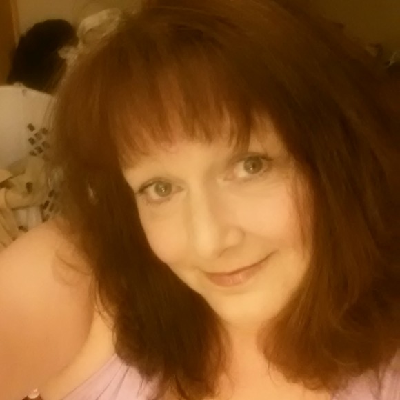 Profile Picture of Susan Kleese (@suefaye) on Poshmark