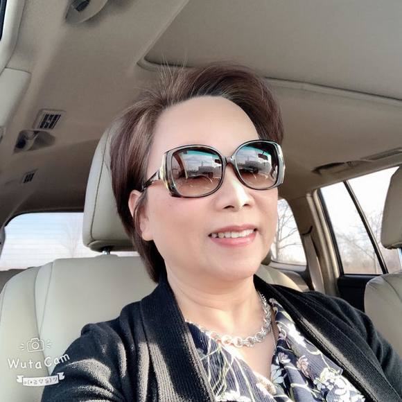 Profile Picture of Hue trinh Kim (@tranhuet62) on Poshmark
