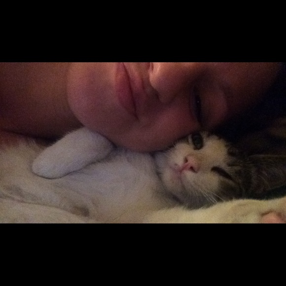 Profile Picture of Alisa Blevins (@alisa_bee) on Poshmark