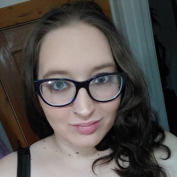 Profile Picture of Savannah Cline (@dawnclinefamily) on Poshmark