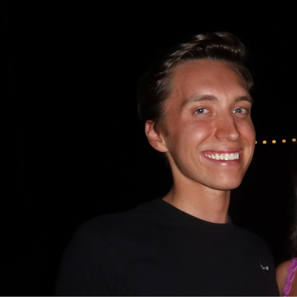 Profile Picture of Adam Harrison (@aharr01) on Poshmark