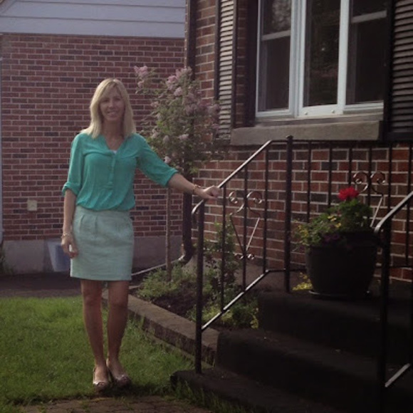 Profile Picture of Andrea Convey (@aconvey0710) on Poshmark