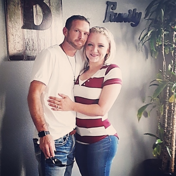 Profile Picture of Whitney Hoskins (@wplanier) on Poshmark