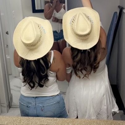 Profile Picture of Danielle Buksa Schwe (@daniellebuksaschw) on Tiktok