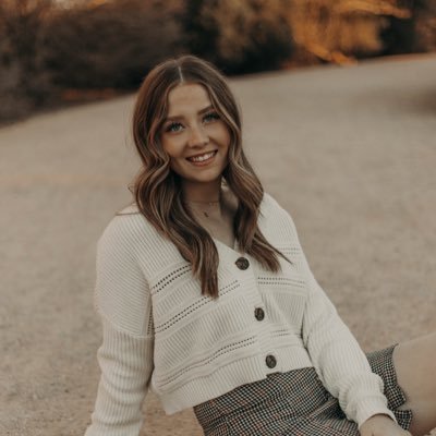 Profile Picture of Julia Montgomery (@julia_monty1104) on Twitter