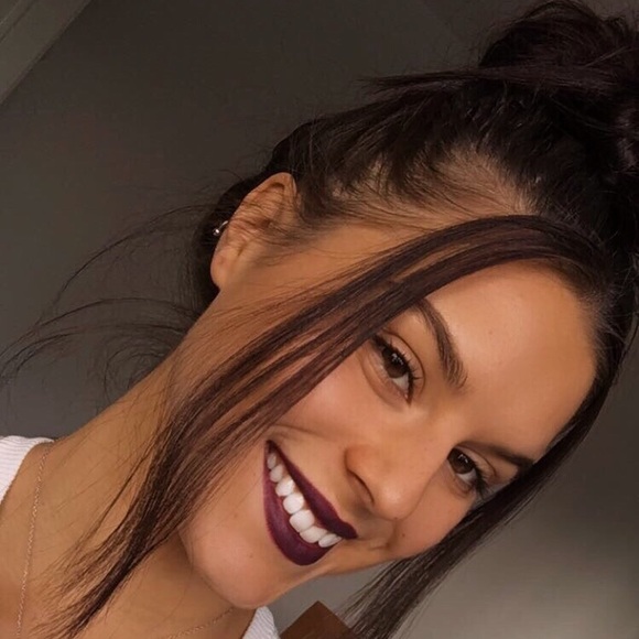 Profile Picture of Alex Szczurowski (@alxs19) on Poshmark