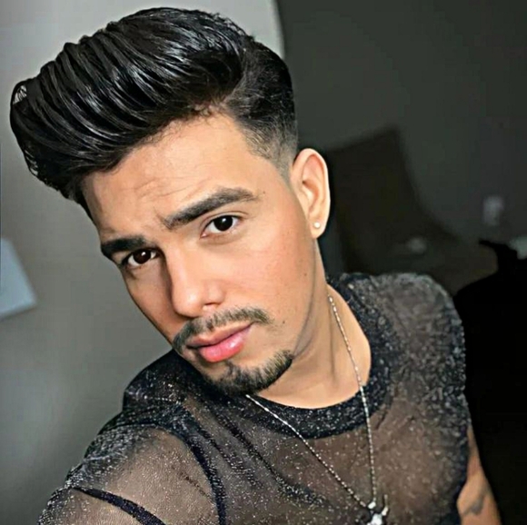 Profile Picture of Martin Martinez (@martinmat859) on Poshmark