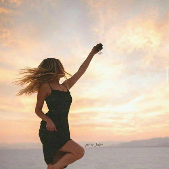 Profile Picture of Naz Tehrani (@naztehrani) on Poshmark