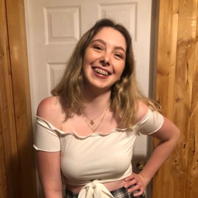 Profile Picture of Leah (@LeahBugden) on Twitter