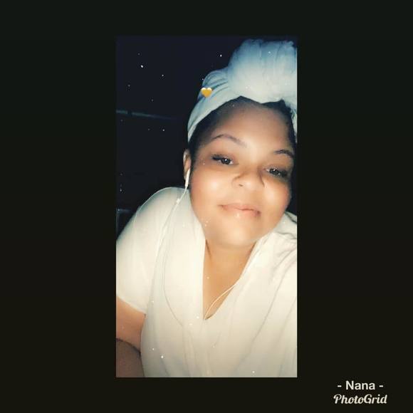 Profile Picture of Brenna Depirro (@brennadepirro) on Poshmark