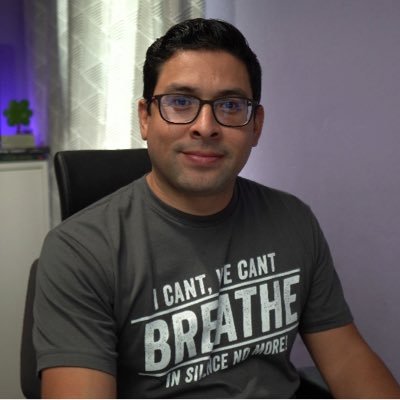 Profile Picture of Carlos Gonzalez (@CarlosAtMall) on Twitter