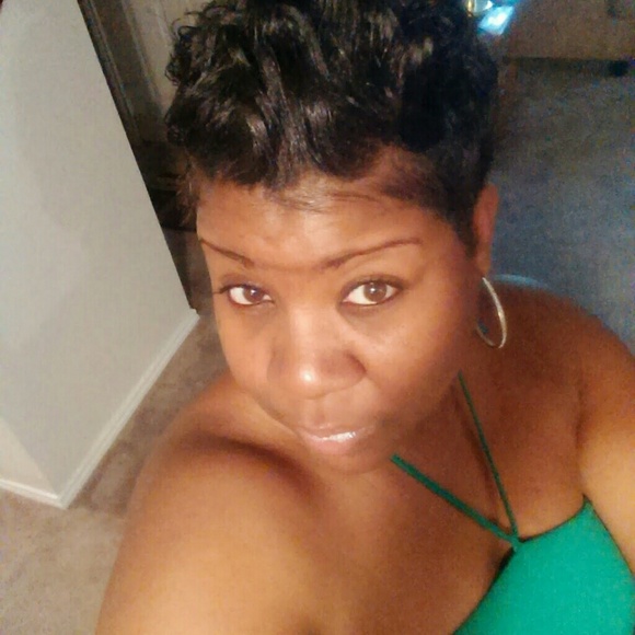 Profile Picture of Claudia Williams (@ryan1222) on Poshmark