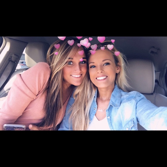 Profile Picture of Kyleigh Jones (@kjonsee9) on Poshmark