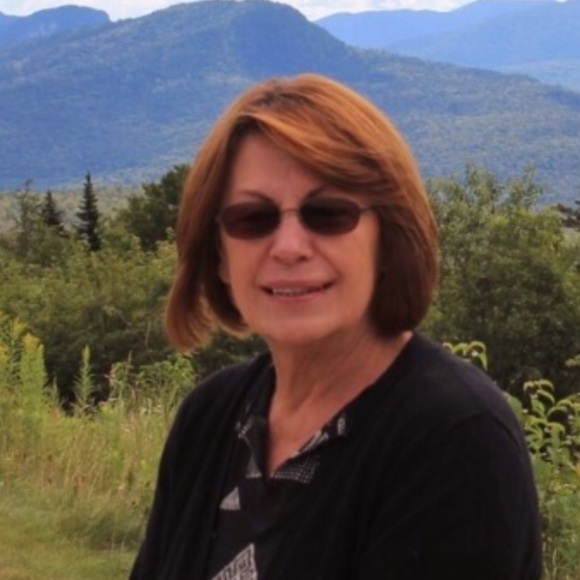 Profile Picture of Donna Foster (@annod62) on Poshmark