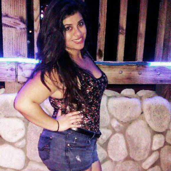 Misty Ramos - Poshmark Profile Picture of Misty Ramos (@msdance) on Poshmark