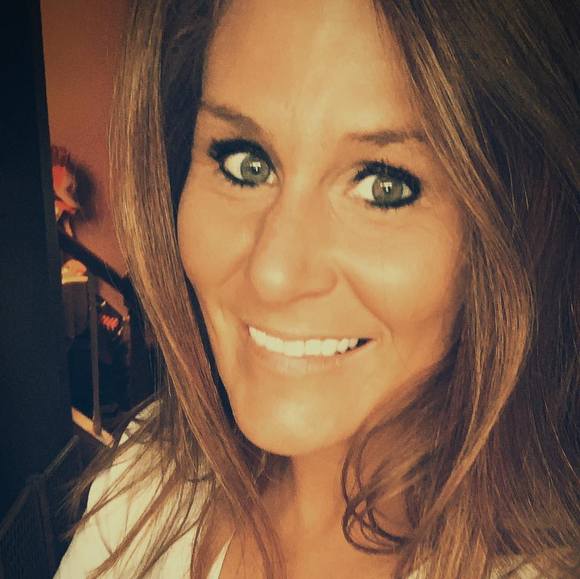 Profile Picture of Lori Poore (@lapoore84) on Poshmark