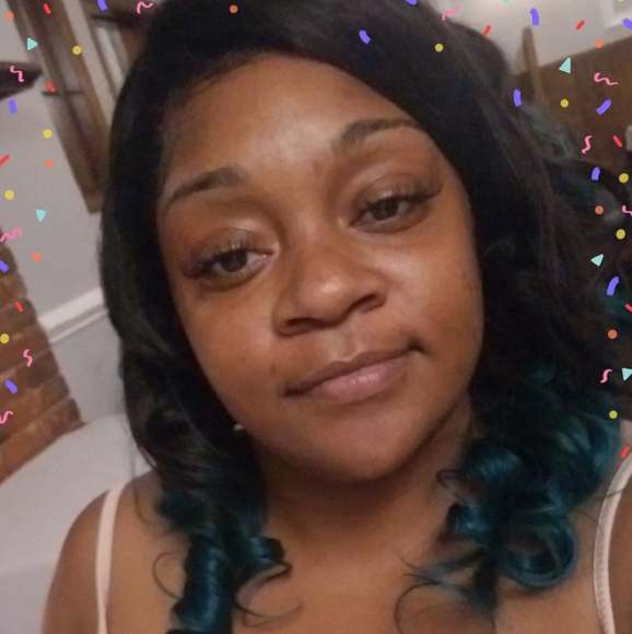 Profile Picture of Tierra Holt (@buddah_babby) on Poshmark