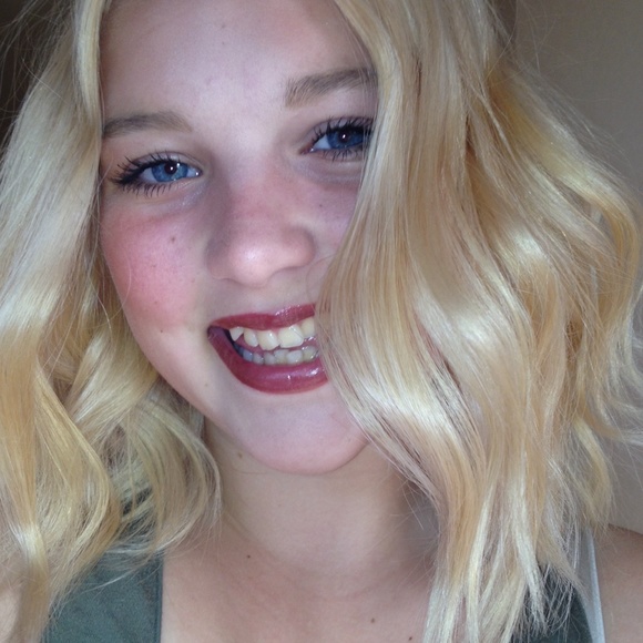 Profile Picture of Alexandria Rogoff (@xo_alexandriaa) on Poshmark