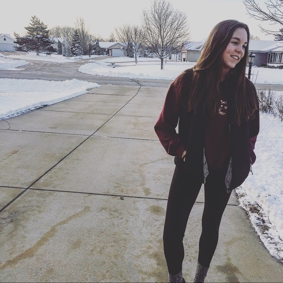 Profile Picture of Steph Bachofen (@steph_bacho) on Poshmark