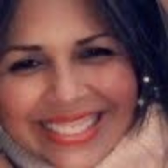 Profile Picture of Zorangel Longa (@zorangel_longa) on Poshmark