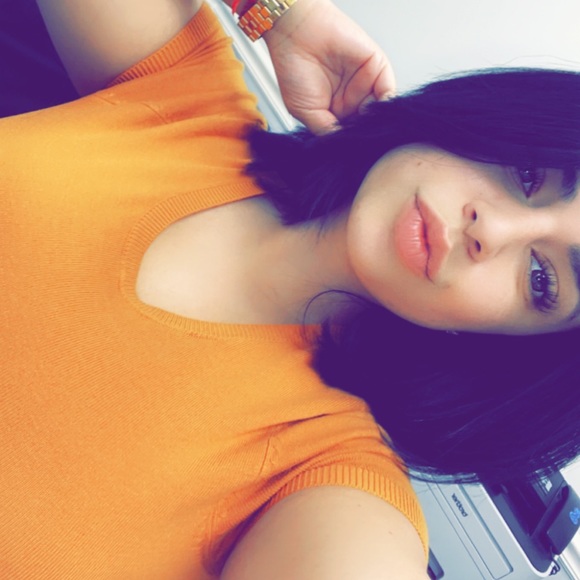 Profile Picture of Ariel Fernandez (@arielfernand824) on Poshmark