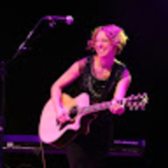 Profile Picture of Laura Clapp davidson (@leclapp) on Poshmark