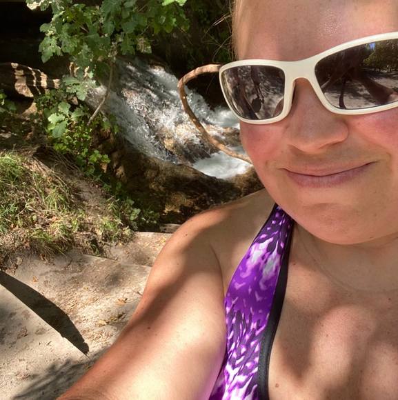 Profile Picture of Jenny Getscher (@jennygetscher) on Poshmark