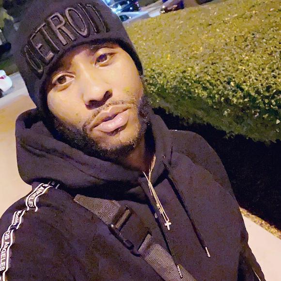 Profile Picture of Levante Love (@levantelove2) on Poshmark