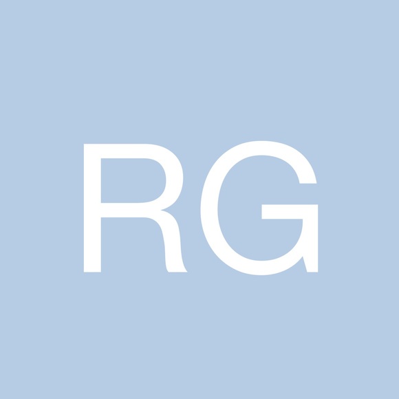 Profile Picture of Riche Ghirawoo (@richeghirawoo) on Poshmark