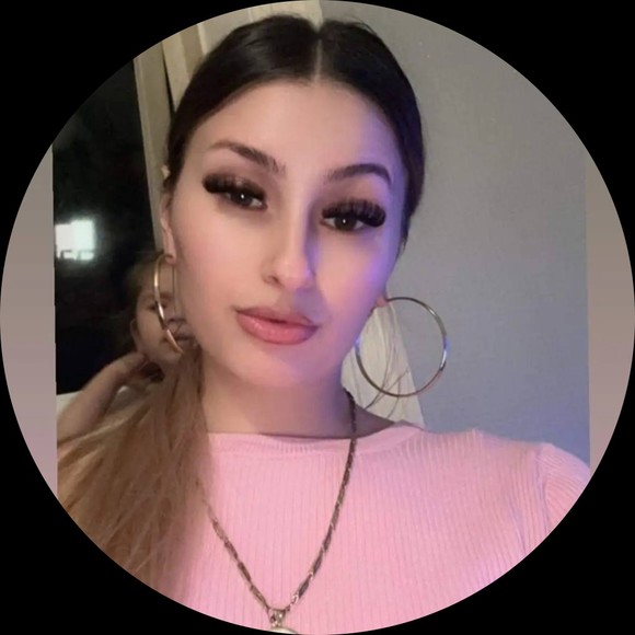 Profile Picture of Kegan Ashley (@kegkegashash113) on Poshmark