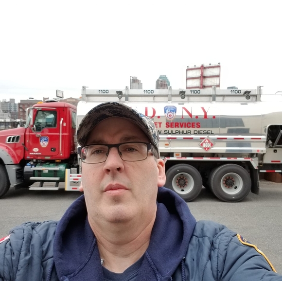 Profile Picture of Thomas Harte (@th032865) on Poshmark