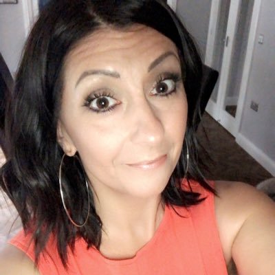 Profile Picture of Paula Davies (@paula0105) on Twitter