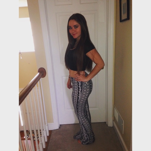 Profile Picture of Rachel Scholton (@raescholton) on Poshmark