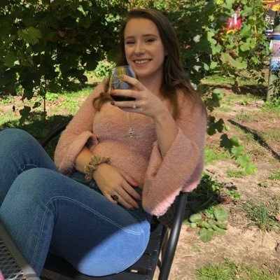 Profile Picture of Lara Greene (@larcargre) on Twitter