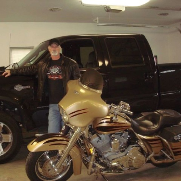 Profile Picture of Doug Mccartney (@dmezrider) on Poshmark