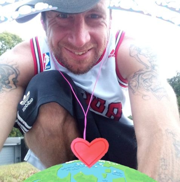 Profile Picture of Chris Bloom (@chrisbloom325) on Poshmark