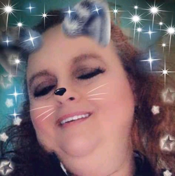 Profile Picture of Michelle Studebaker (@michellenjay) on Poshmark