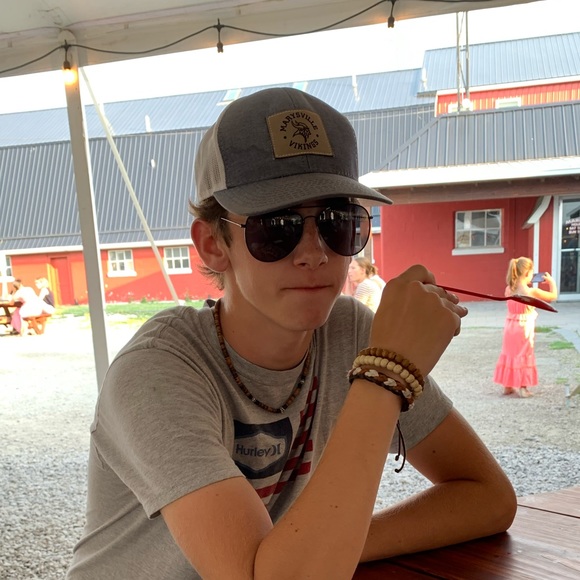 Profile Picture of Noah Hansen (@noah_hansen) on Poshmark