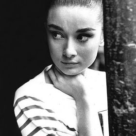 Profile Picture of taylor (@hepburnswift) on Pinterest