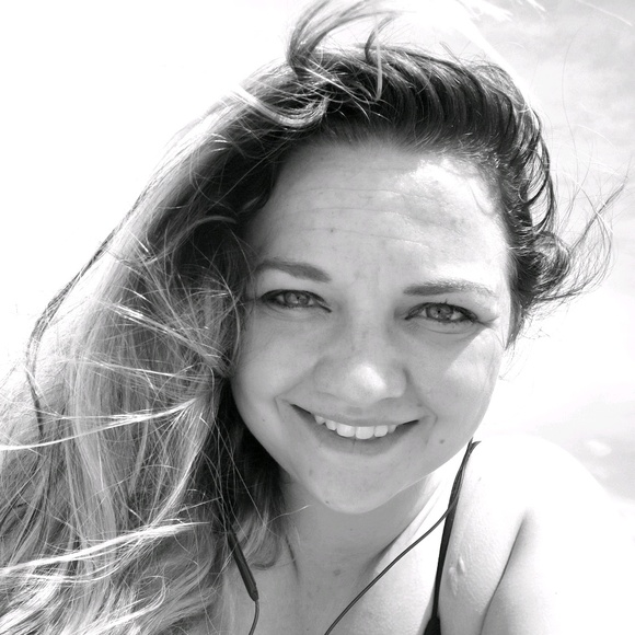 Profile Picture of Danielle Stocklin (@dls615) on Poshmark