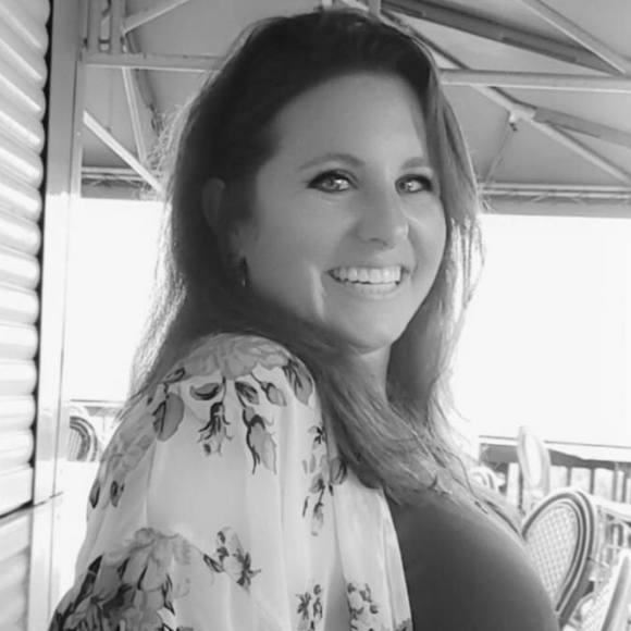 Profile Picture of Jennifer Obrien (@jenniferobri444) on Poshmark
