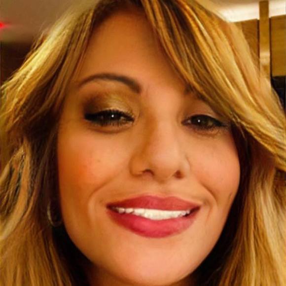 Profile Picture of Debra Baumel (@msblondedeb) on Poshmark