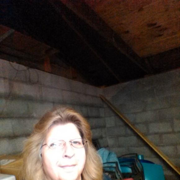 Profile Picture of Charlotte Singleton (@arbys) on Poshmark