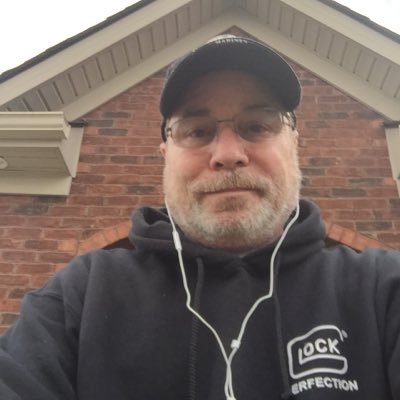 Profile Picture of Stephen R Krakowski (@srkrakowski) on Twitter