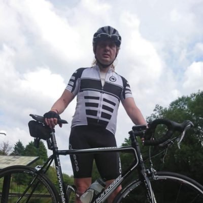 Profile Picture of Stu Thomas (@Tonguetiedstu) on Twitter