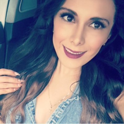 Profile Picture of Viviana Lyn Barron (@viviana_lyn) on Twitter